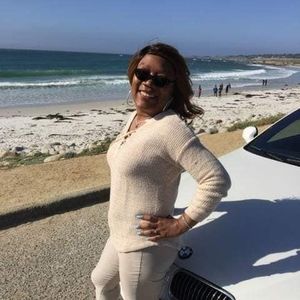 Meet your Posher, Denise